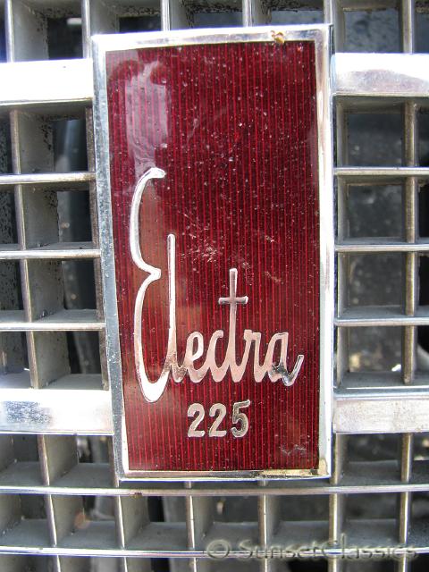 1966-buick-electra-225-emblem.jpg