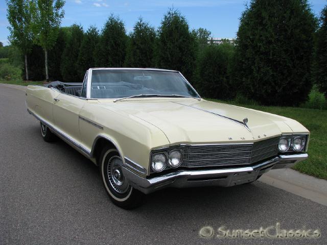 IMG_41966-buick-electra-225-convertible.jpg