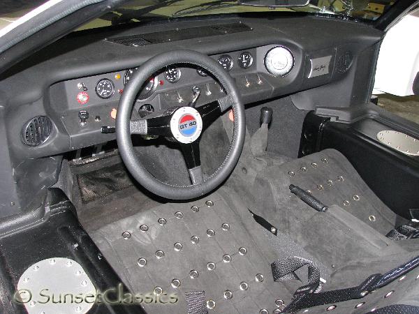 1966-ford-gt40-610.jpg