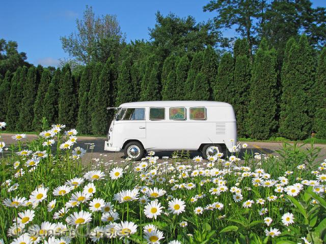 1966-vw-walk-through-bus-718.jpg