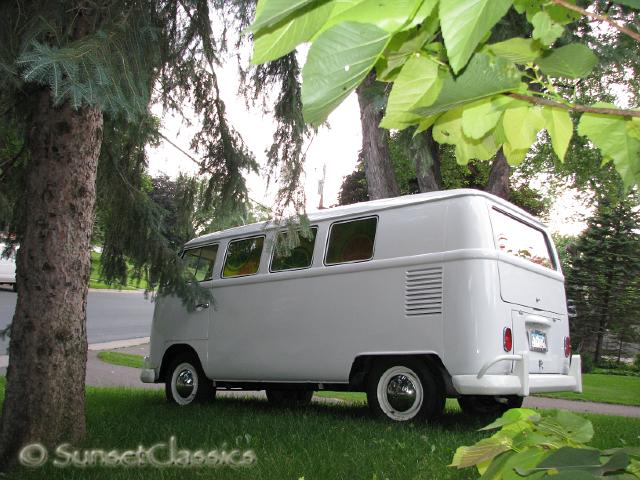 1966-vw-walk-through-bus-732.jpg