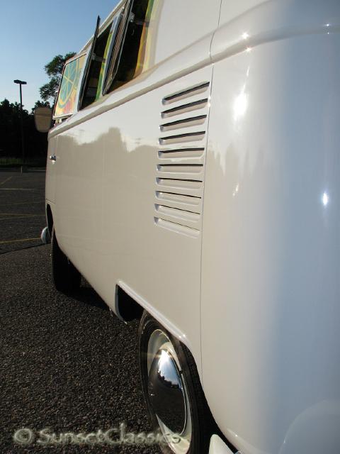 1966-vw-walk-through-bus-986.jpg
