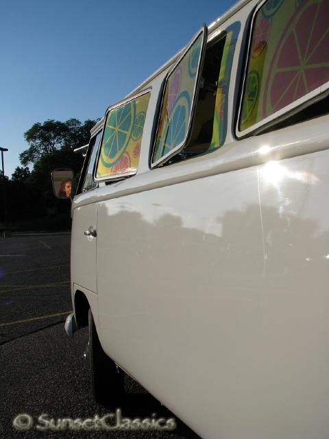 1966-vw-walk-through-bus-988.jpg