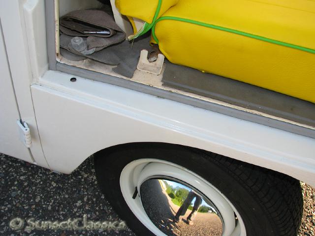 1966-vw-walk-through-bus-971.jpg