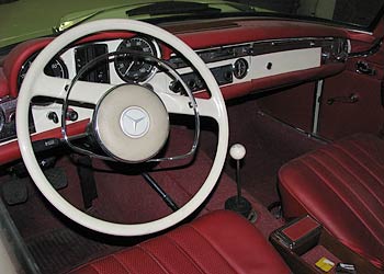 Mercedes Benz 230SL Interior