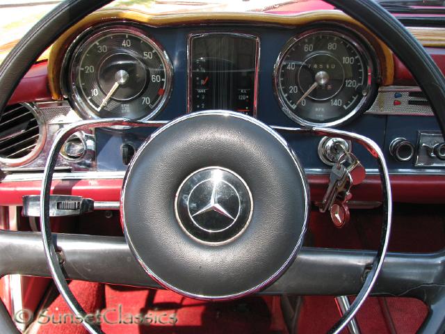 1967-mercedes-250sl-5-speed_886.jpg