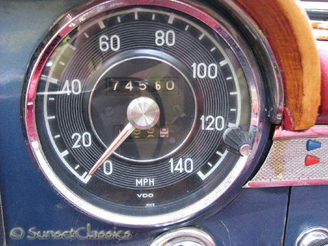 1967-mercedes-250sl-5-speed_889.jpg