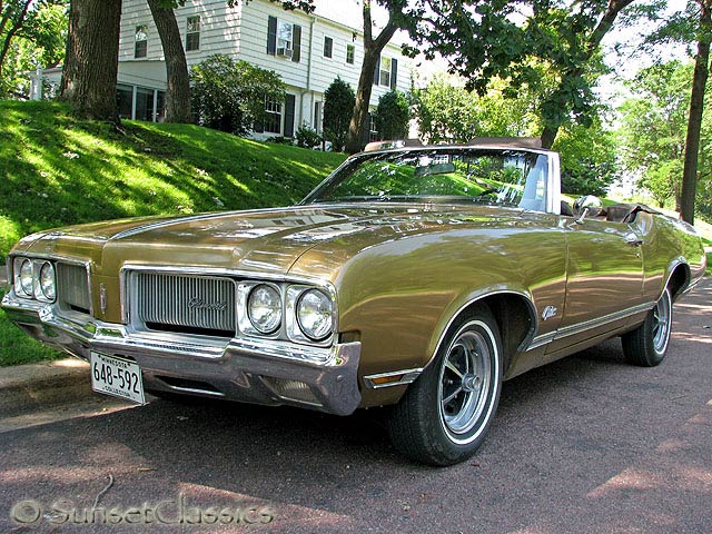 1970-cutlass-convertible-gold.jpg