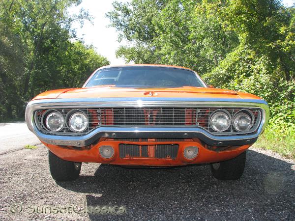1971-plymouth-road-runner-380.jpg