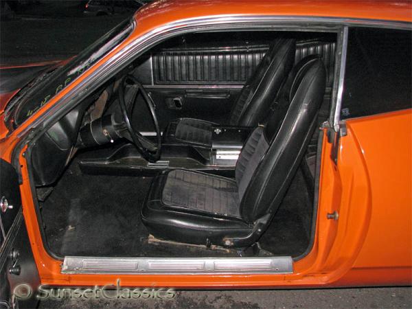 1971-plymouth-road-runner-interior.jpg