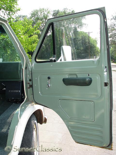 1973-econoline-camper-016.jpg