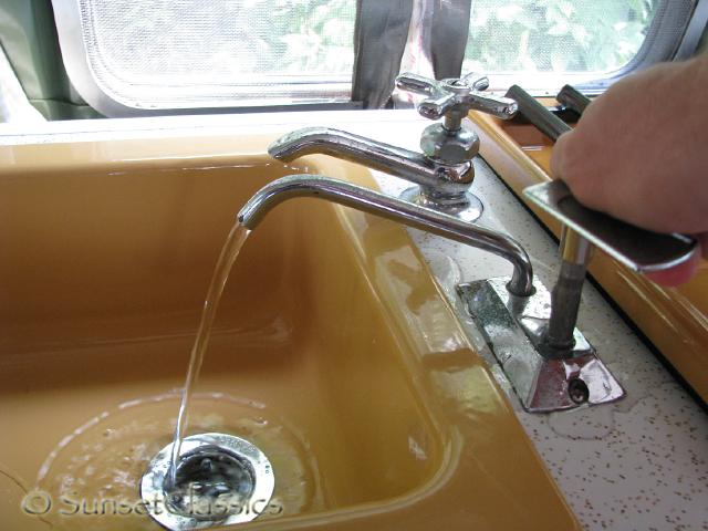 1973-econoline-camper-863.jpg