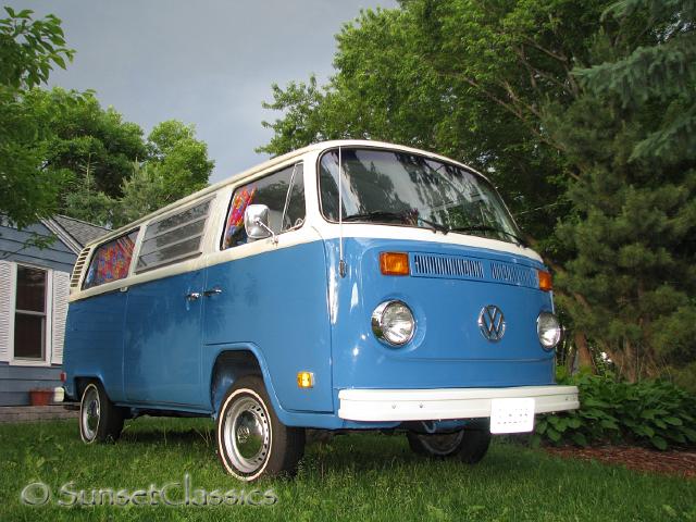 1973-vw-bus-weekender-029.jpg