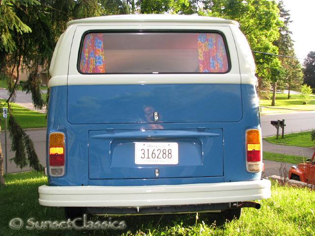 1973-vw-bus-weekender-064.jpg