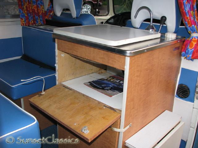 1973-vw-bus-weekender-345.jpg