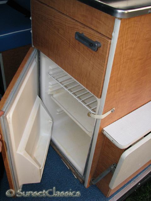 1973-vw-bus-weekender-346.jpg
