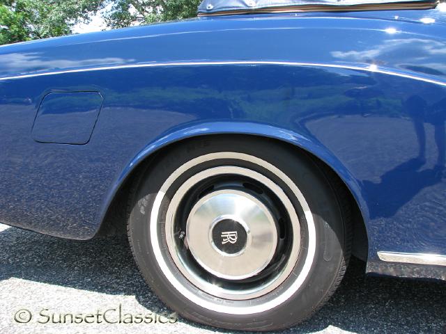 1974-rolls-royce-corniche-671.jpg