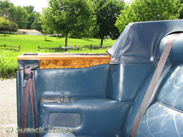 1974-rolls-royce-corniche-725.jpg