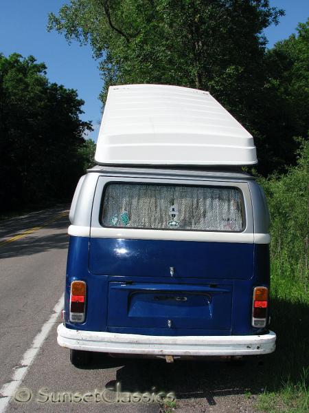 1974-vw-bus-pop-top-495.jpg