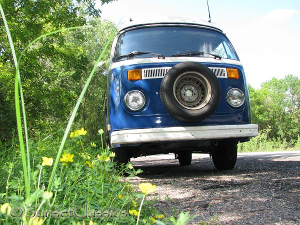 1974-vw-bus-pop-top-525.jpg