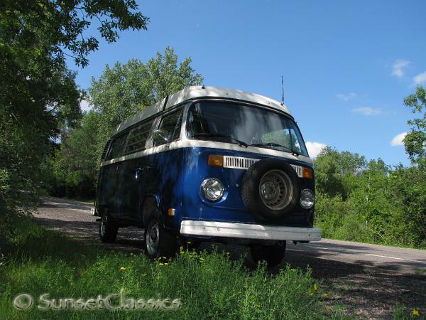1974-vw-bus-pop-top-625.jpg
