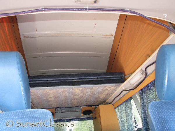 1974-vw-bus-pop-top-476.jpg