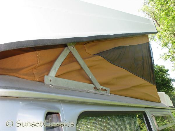 1974-vw-bus-pop-top-497.jpg