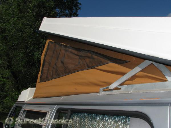 1974-vw-bus-pop-top-498.jpg