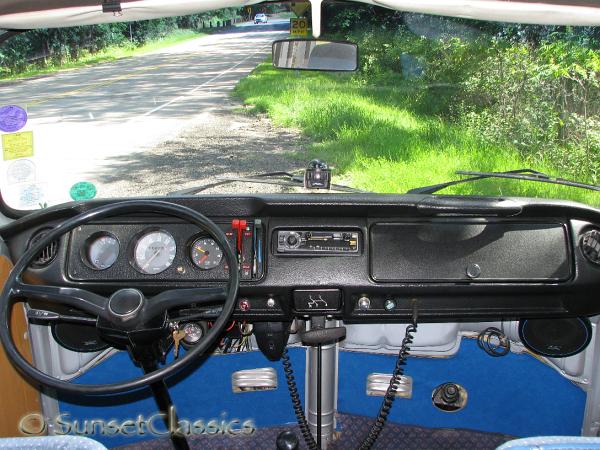 1974-vw-bus-pop-top-513.jpg