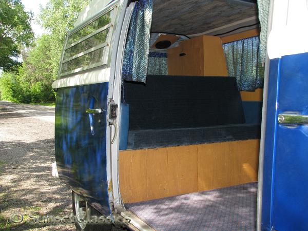 1974-vw-bus-pop-top-628.jpg