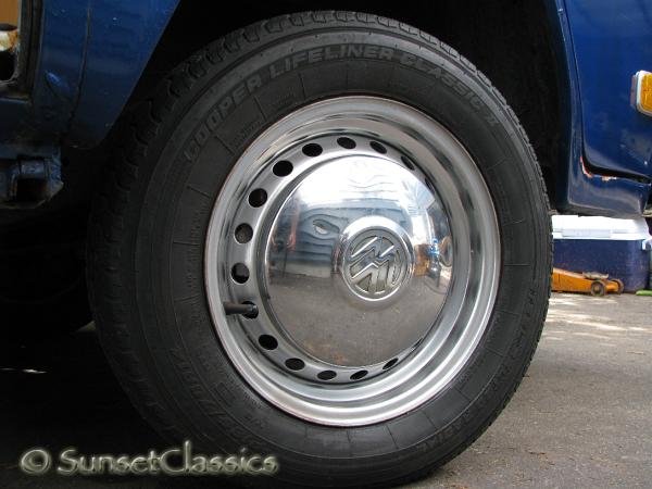 1974-vw-bus-pop-top-644.jpg