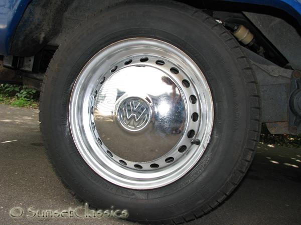 1974-vw-bus-pop-top-646.jpg