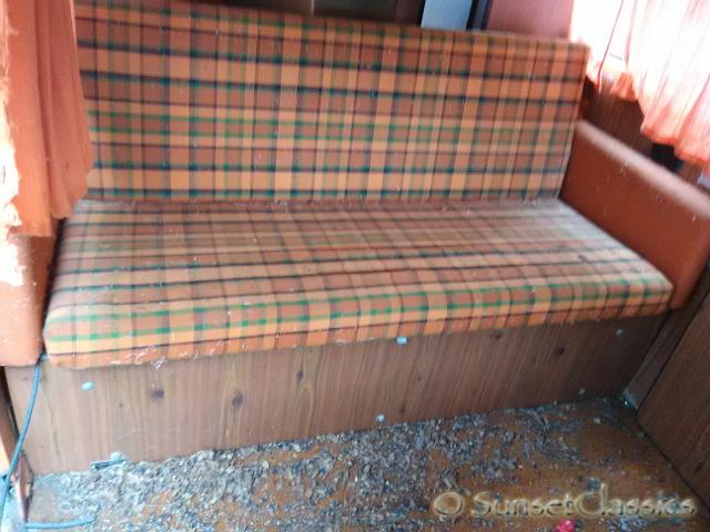 1974-vw-bus-orange-rear-bed.jpg