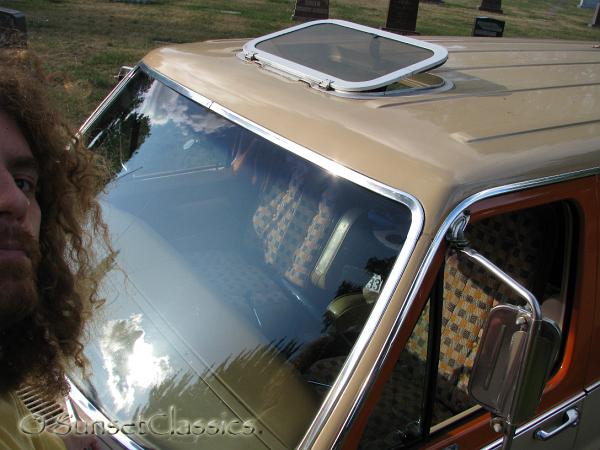 1977-ford-conversion-van-154.jpg
