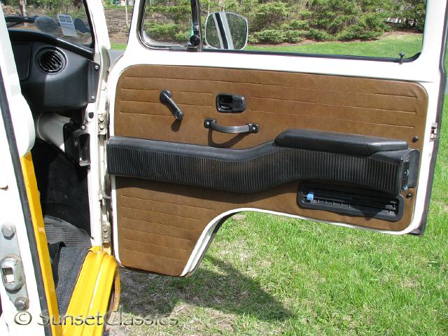 1977-vw-bus-automatic-526.jpg