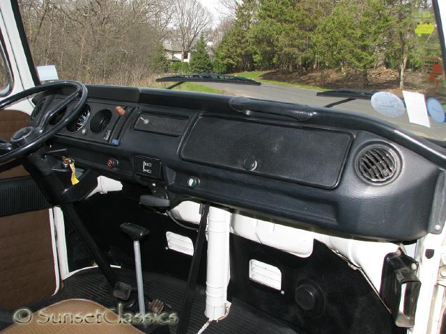 1977-vw-bus-automatic-530.jpg