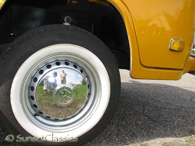 1977-vw-bus-automatic-577.jpg
