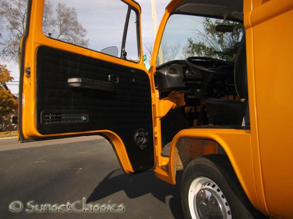 1977-vw-bus-westfalia-481.jpg