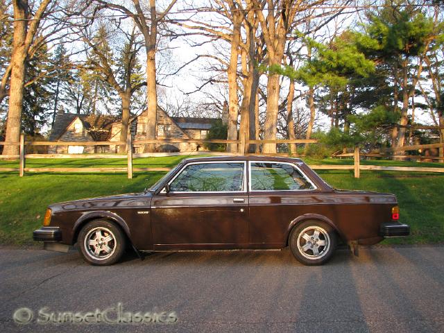 1980-volvo-324.jpg